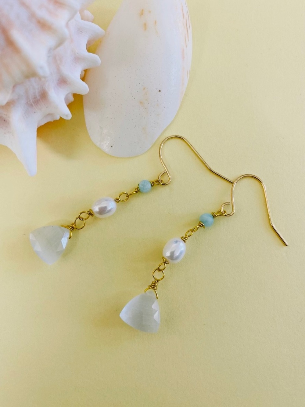White Monalisa Glass Gem Earrings with Amazonite & Freshwater Pearl(Handmade)
